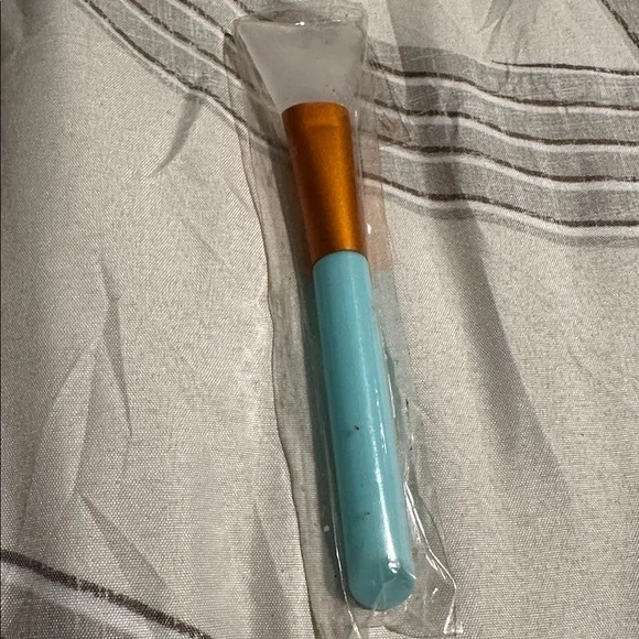 Blue and Gold Makeup Brush - Picture 1 of 1